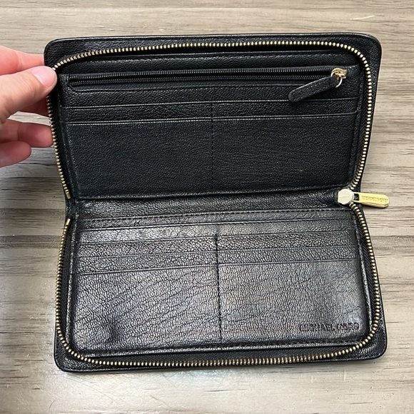 MICHAEL KORS HAMILTON BLACK LEATHER WALLET - Picture 7 of 12